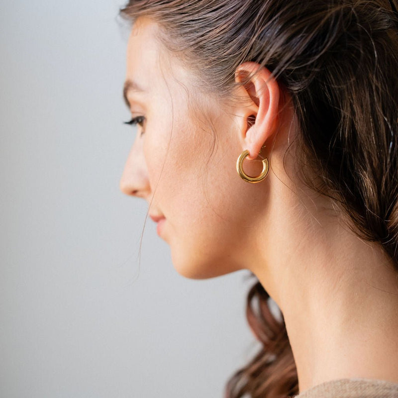 20mm Gold Hoop Earrings - BYOUJEWELRY