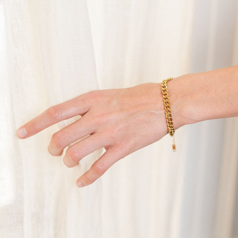 Charlotte Curb Chain Bracelet - BYOUJEWELRY