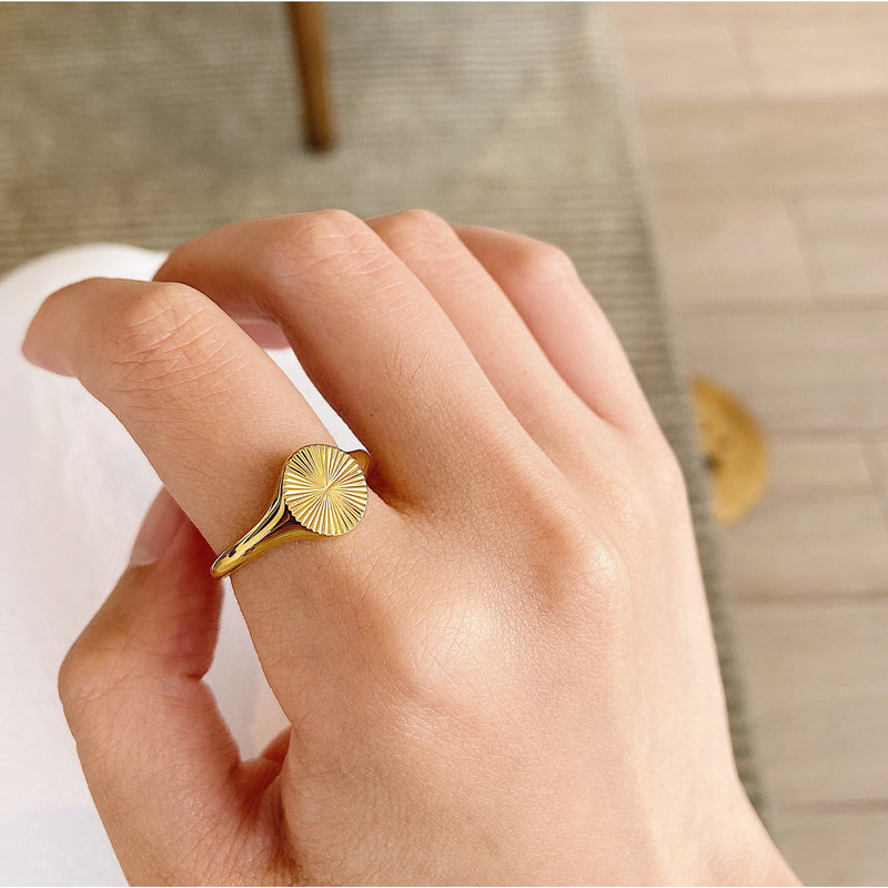 Renee Round Ring - BYOUJEWELRY